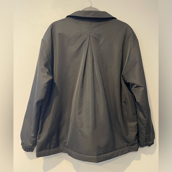 Womens’s‎ Puma Classics Fasion Coach Jacket In Size Large - Picture 2 of 8